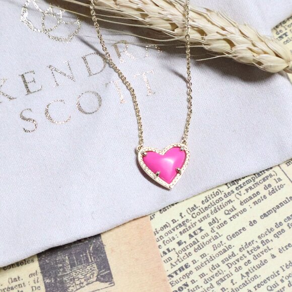 Kendra Scott Gold Neon Pink Necklace - Ari Heart - Picture 2 of 2